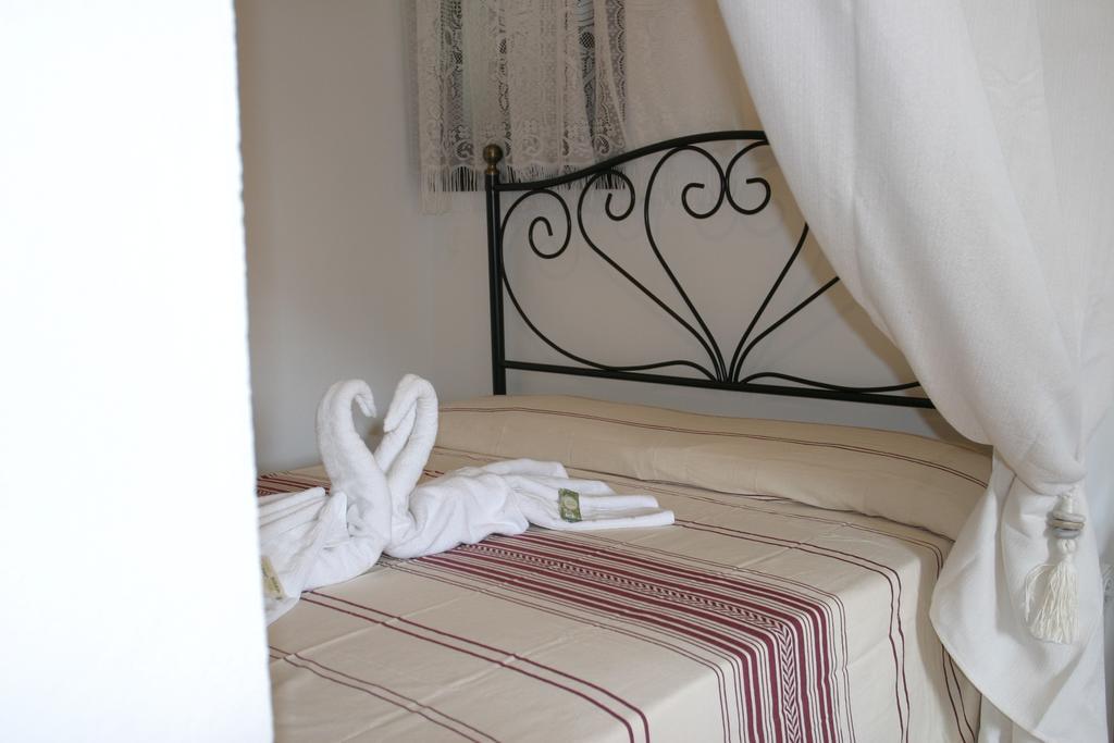 Hostel La Pergola Es Pujols Pokój zdjęcie